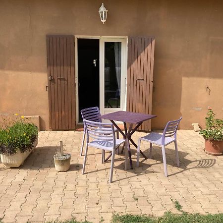 Auberge Les Olivades Mallemort Exteriér fotografie
