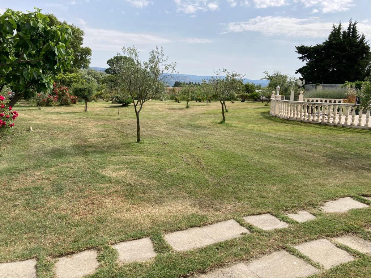 Auberge Les Olivades Mallemort Exteriér fotografie
